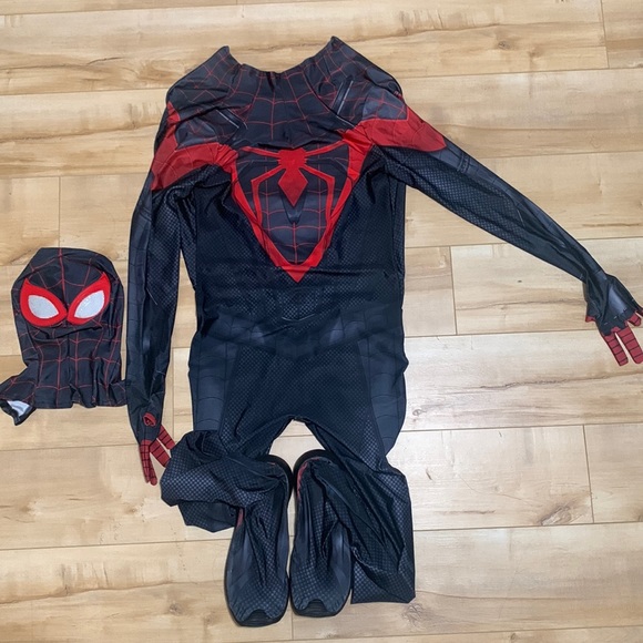 Spider-Man - Miles Morales Costume Black and Red - Picture 1 of 3